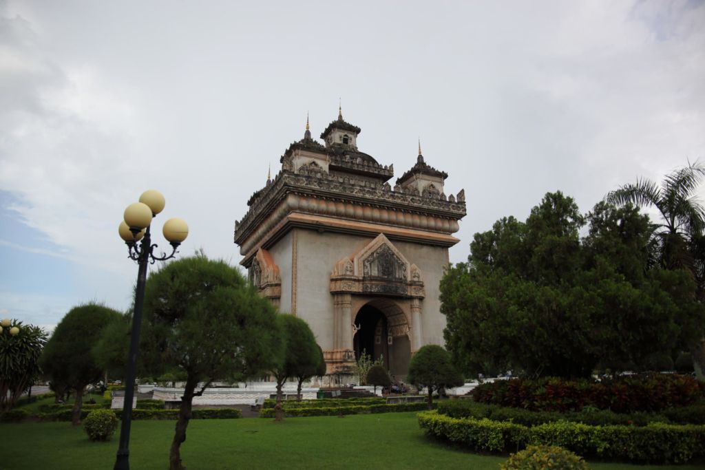 Patuxai Monument, Laos, Лаос , Триумфальная арка Патусай, Монумент победы Патусай, Vientiane , travel, trip Asia , Вьентьян, столица Лаоса
