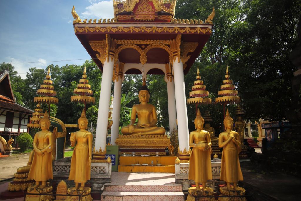 Ват Сисакет, Wat Sisaket,Laos, Лаос , Триумфальная арка Патусай, Монумент победы Патусай, Vientiane , travel, trip Asia , Вьентьян, столица Лаоса