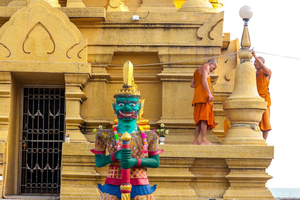 Pagoda Laem Sor, temple laem sor samui, koh samui, buddha, Thailand, wat, золотая ступа на самуи, золотая пагода на самуи, пагода Лаем Сор, пагода Лэм Сор, Лем Сор, достопримечательности Самуи, что посмотреть на Самуи, смотровые площадки на Самуи, храмы на Самуи, вьюпоинт, буддизм, ступа, пагода,
