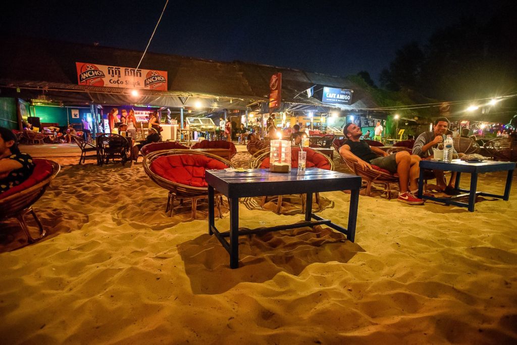 Камбоджа, пляжи Камбоджи, вечеринка на пляже, закат на пляже, закат, море, веселье на пляже, морепродукты в Камбодже, огненное шоу, дискотека, молодежная тусовка, Сиануквиль, Cambodia, Cambodia beaches, beach party, beach sunset, sunset, sea, beach fun, seafood in Cambodia, fire show, disco, youth party, Sihanoukville, The City of Sihanouk, Sihanouk City