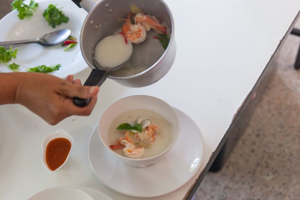 том кха, рецепт том кха, том ка рецепт, кокосовый суп, тайский кокосовый суп, тайский суп, рецепт тайский суп, как приготовить том кха, тайская кухня, Tom Kha, thai cuisine, aroy, арой, вкусно