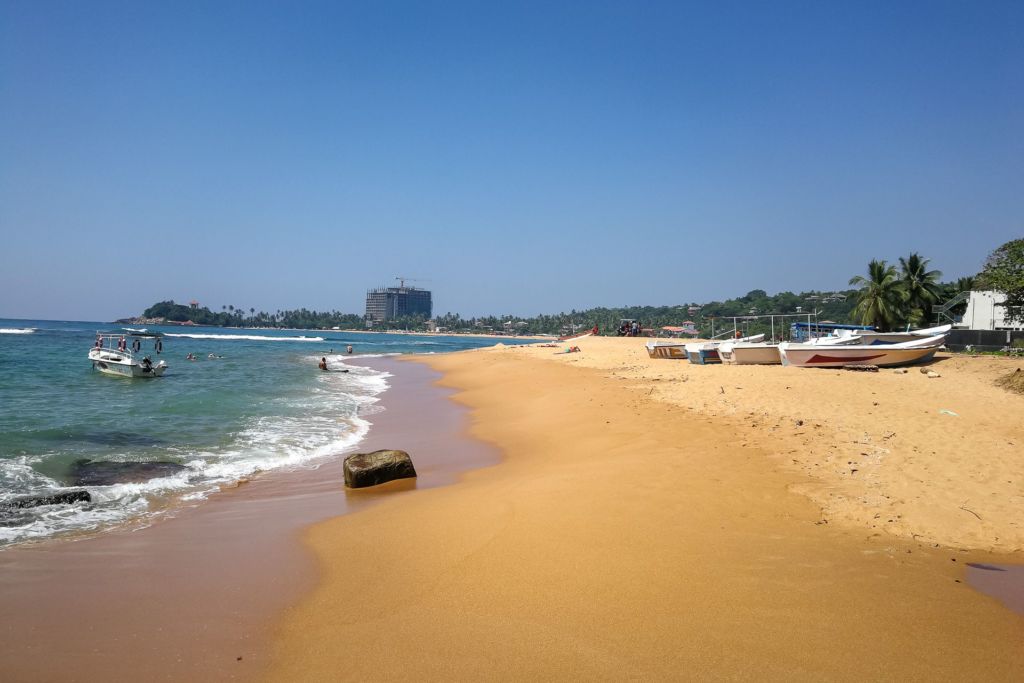 beach Srilanka, Unawatuna beach, Унаватуна, Унаватуна пляж, плажи Унаватуны, фото Унаватуна, волны на унаватуне, кафе на пляже унаватуна, тарзанка унаватуна, пляжи шри-ланки, фотографии шри-ланка